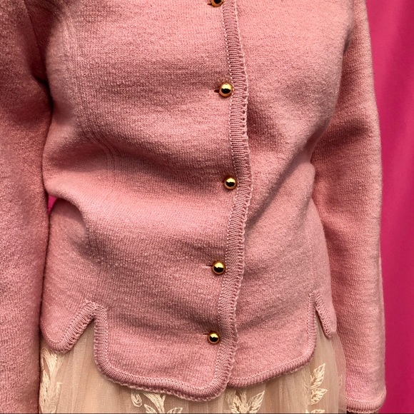Vintage 100% wool pink cardigan with gold buttons - Picture 4 of 6